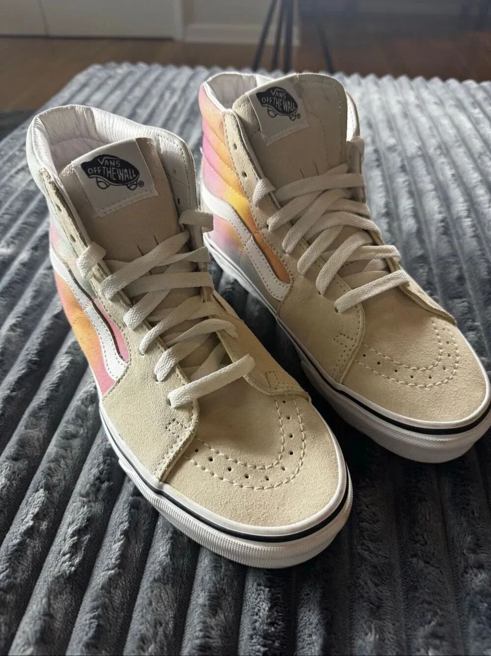 Vans High Top Tennis Shoes Size 6/7.5
